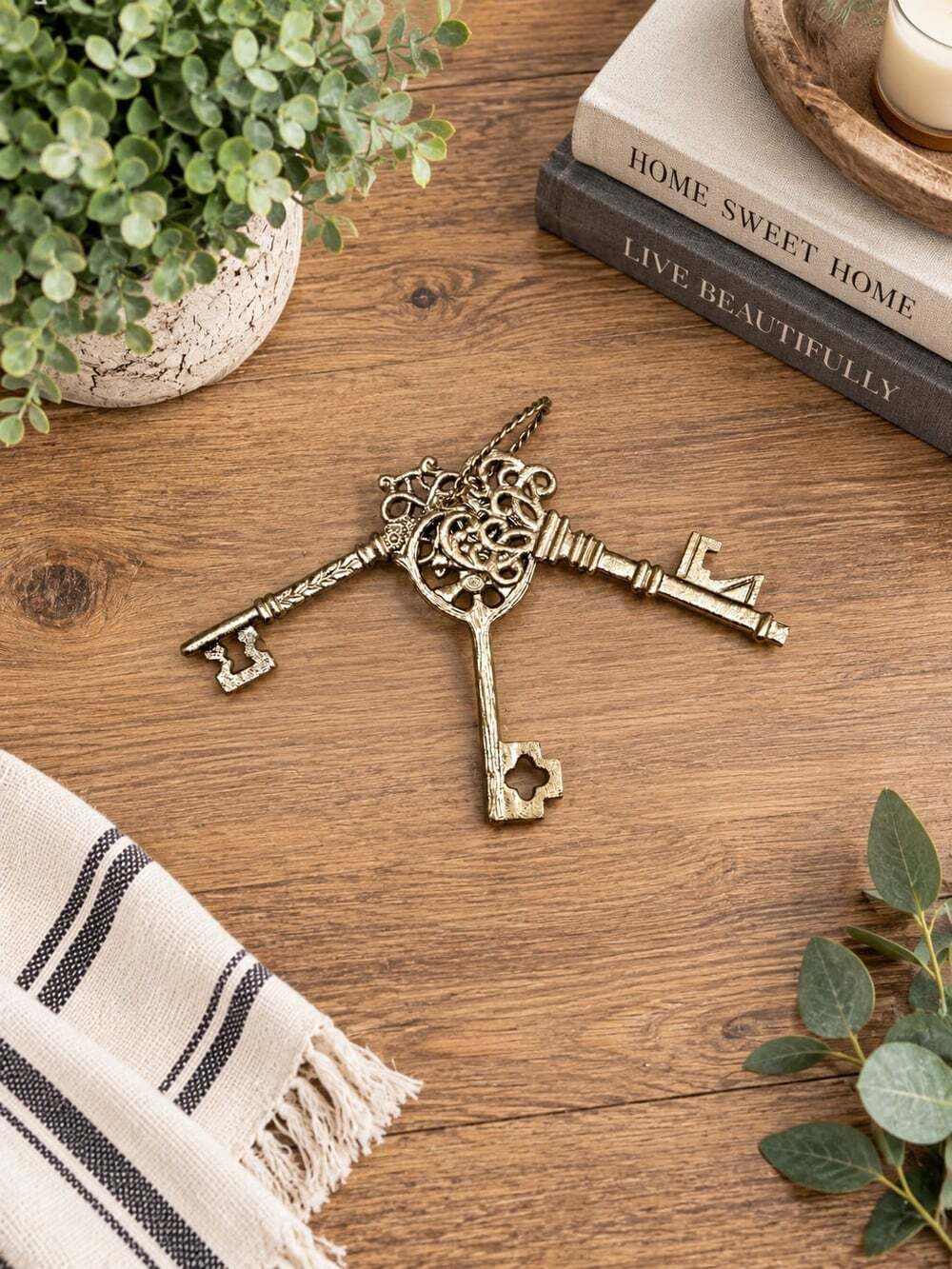 New set Of 3 Large Gold Skeleton Keys Ornate Vintage Style Wall Decor Hanging